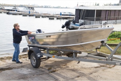 Моторная лодка FreeStyle 390