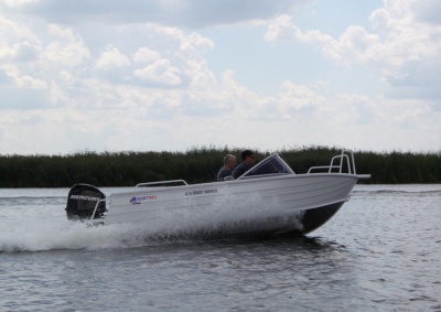 Моторная лодка FreeStyle 475