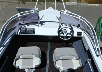 Моторная лодка FreeStyle 475