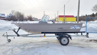 Моторная лодка Freestyle 430