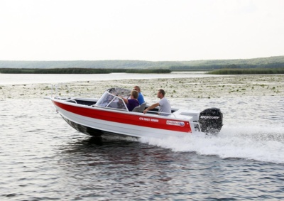 Моторная лодка Freestyle 475 BR